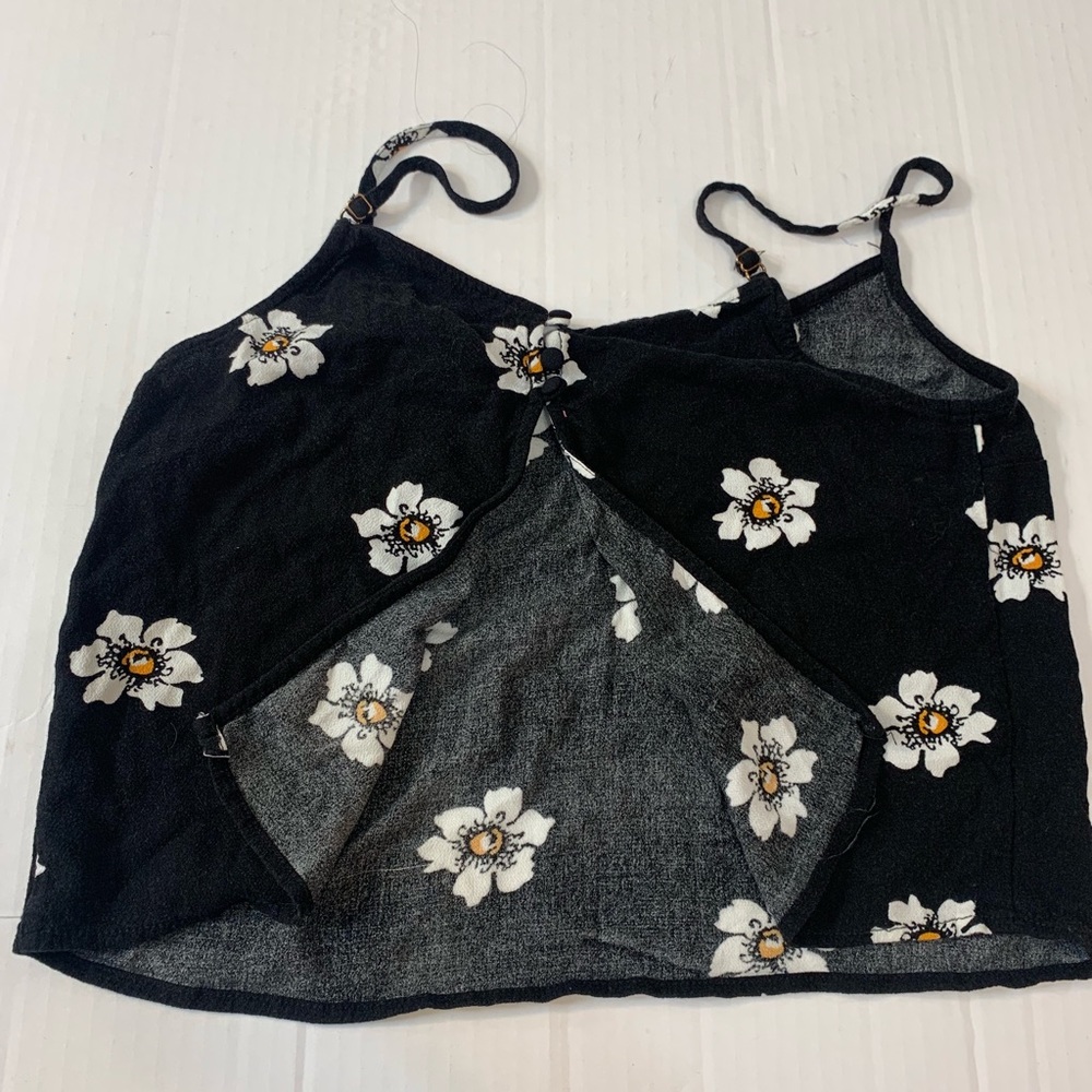 Floral Top - Picture 5 of 5